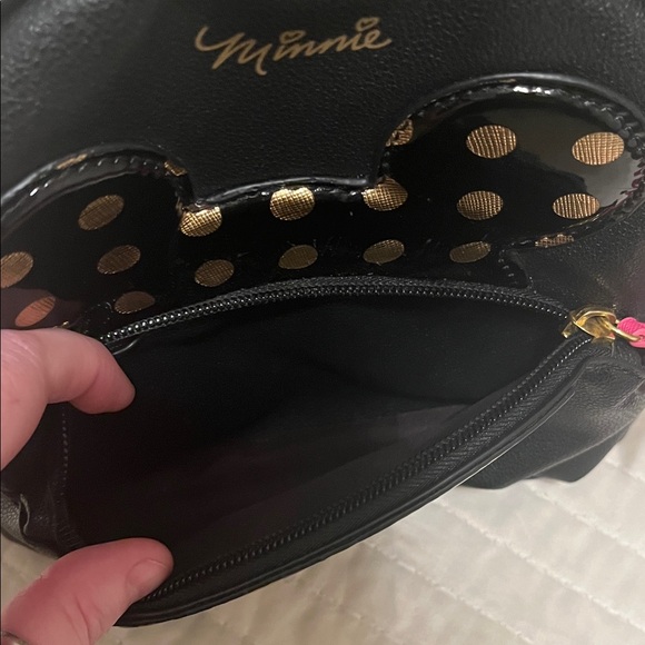 Disney - Dani by Danielle Nicole Black and Pink Minnie Backpack Purse w/ Bow - Picture 10 of 16